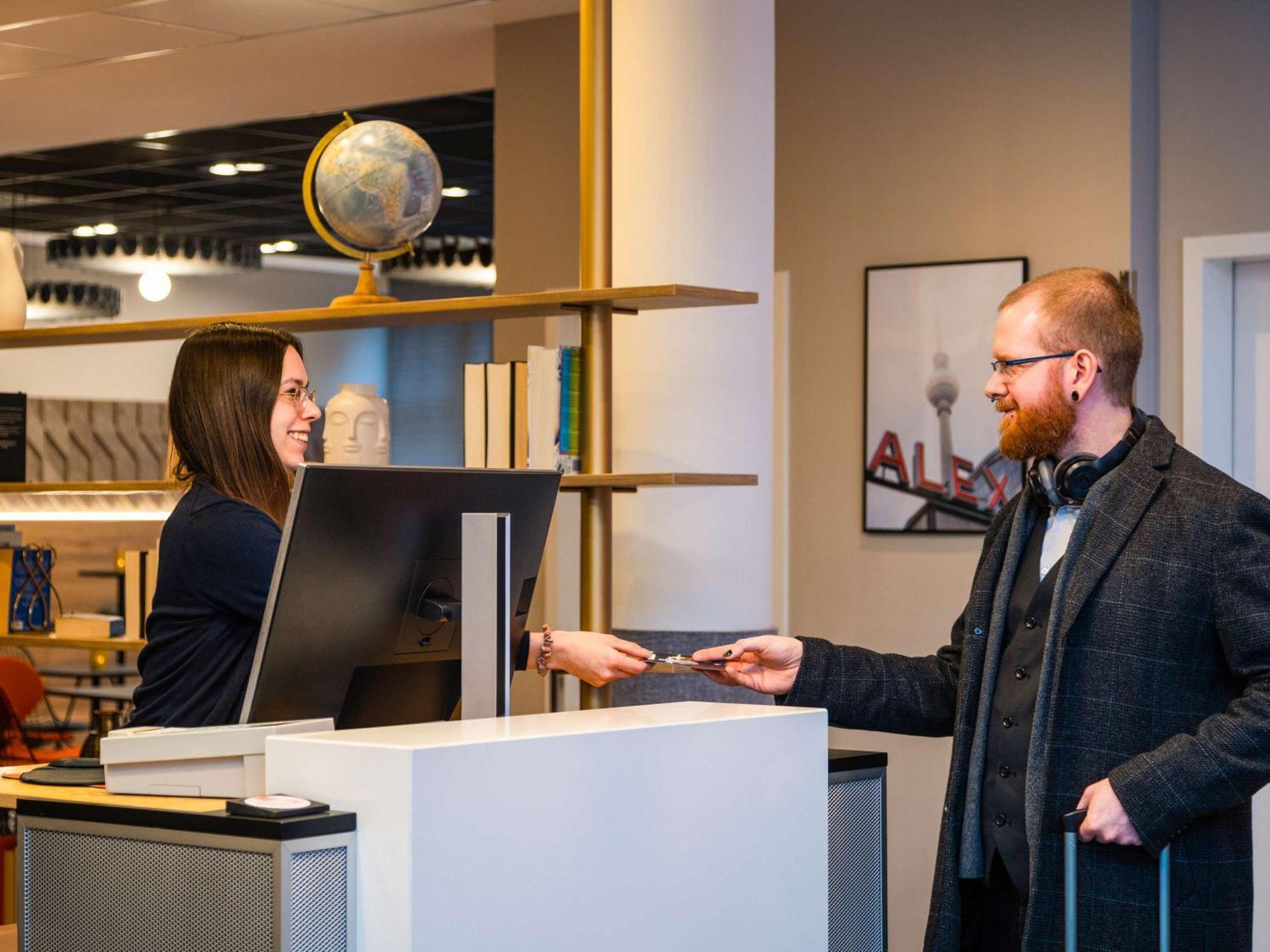 Ibis Berlin Mitte Hotel Ngoại thất bức ảnh